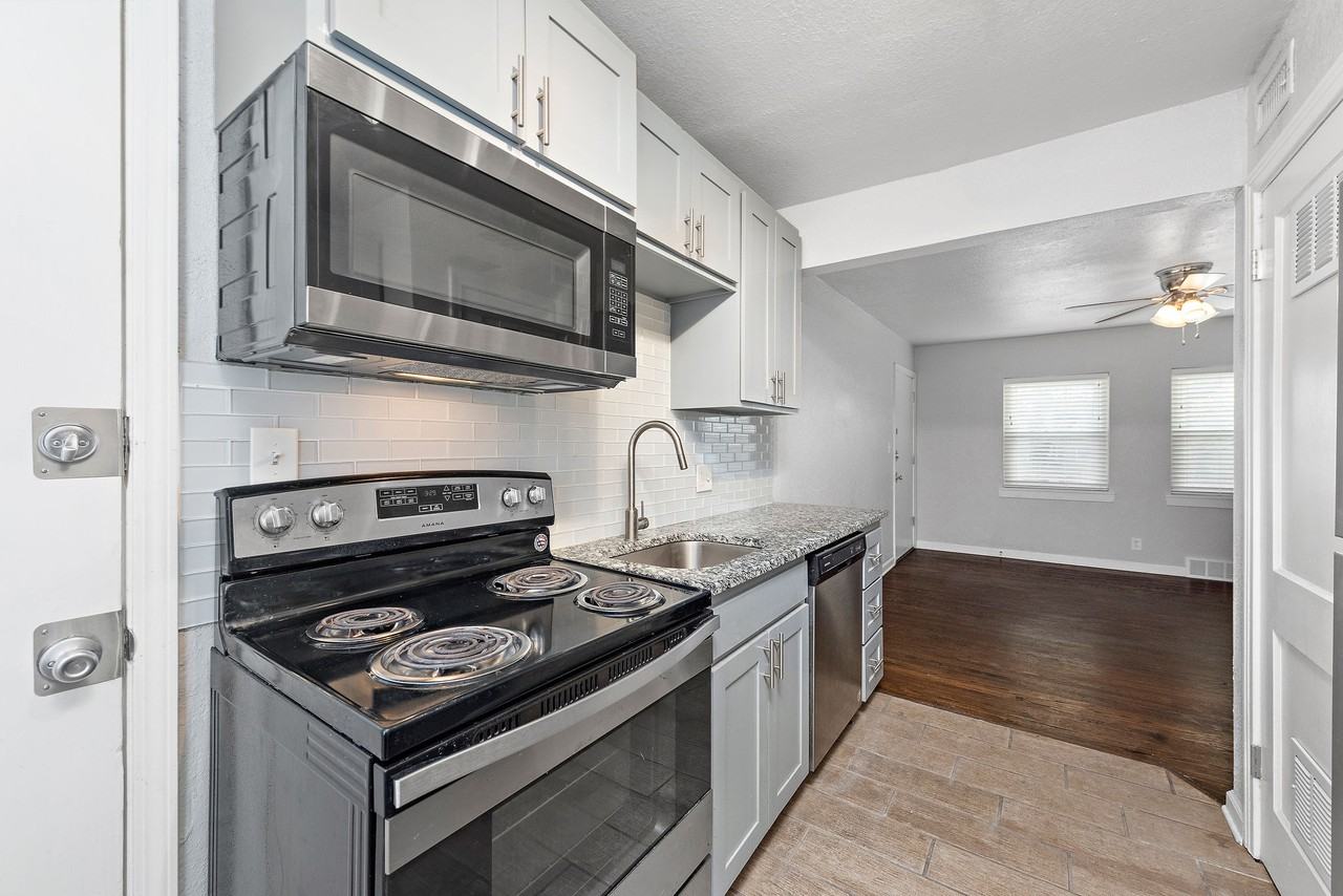 902 Emanuel Cleaver Ii Blvd - Photo 3 of 9