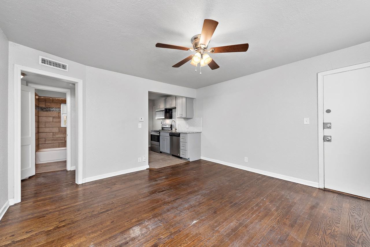 902 Emanuel Cleaver Ii Blvd - Photo 5 of 9