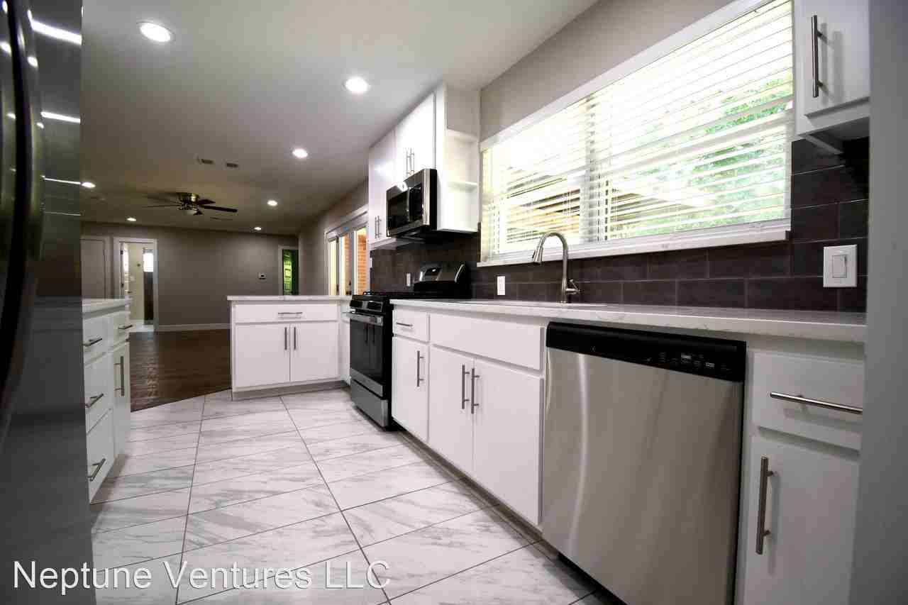 1015 Mitchell Rd - Photo 2 of 30