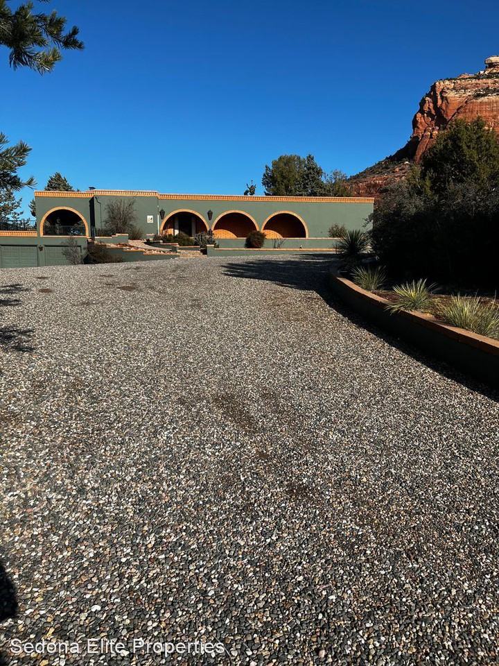 3330 Chimney Rock Ln - Photo 2 of 20