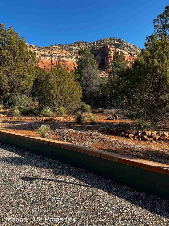 3330 Chimney Rock Ln - Photo 3 of 20