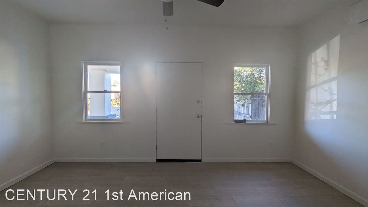 236 N Bean Ave - Photo 3 of 12