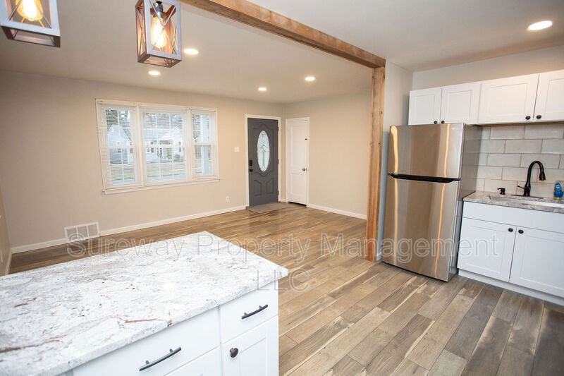 19 Stanford Rd - Photo 7 of 29