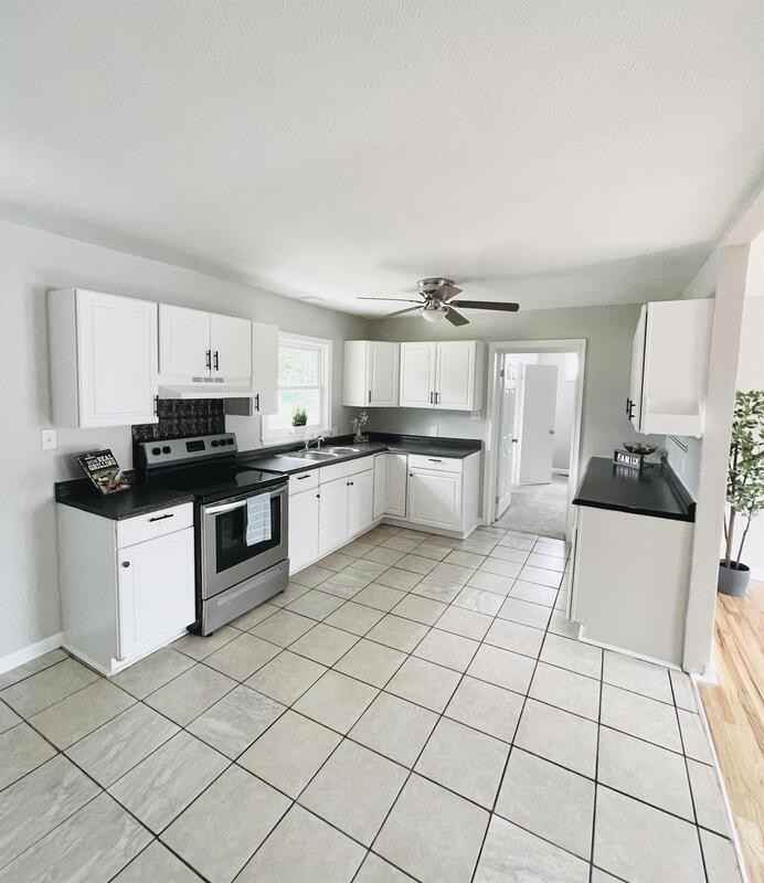 1842 Dewsberry Dr - Photo 5 of 18