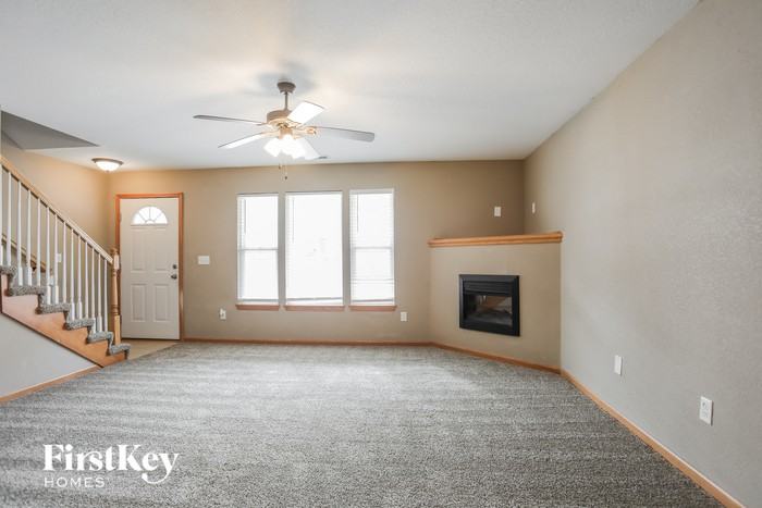 316 Ne Coldwater Creek Dr - Photo 2 of 14