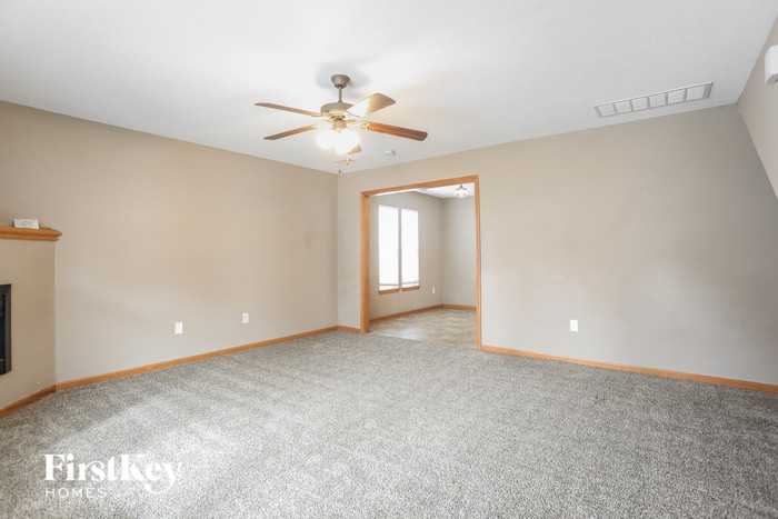 316 Ne Coldwater Creek Dr - Photo 3 of 14