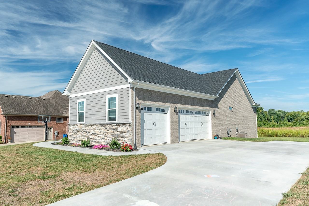 7136 Independence Way - Photo 3 of 43