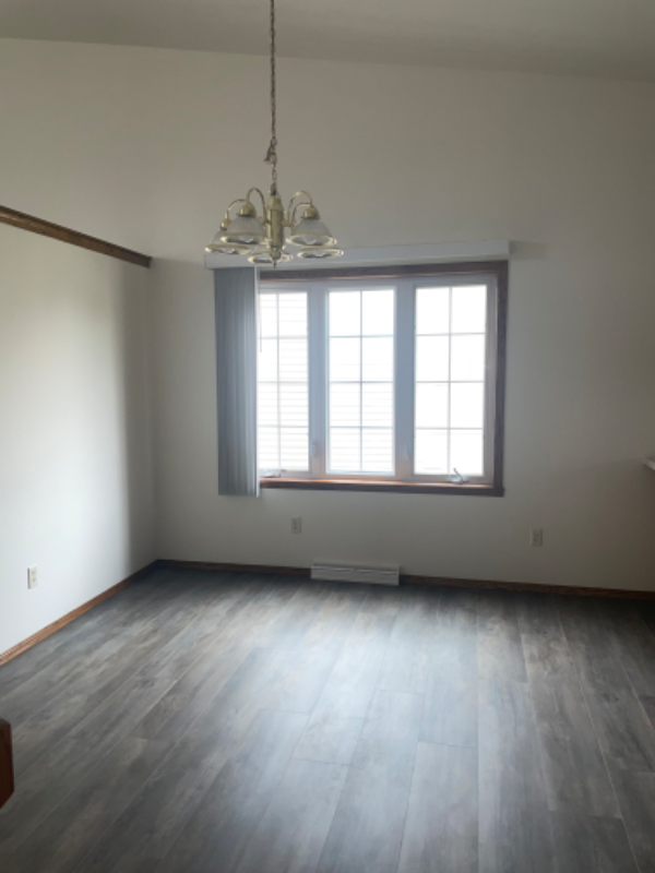 1266 Crown Ct - Photo 3 of 14