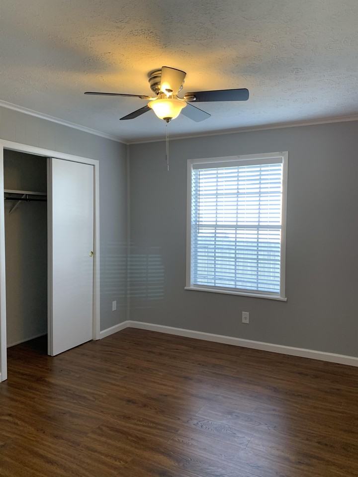 1307 Pennsylvania Ave #1 - Photo 6 of 9