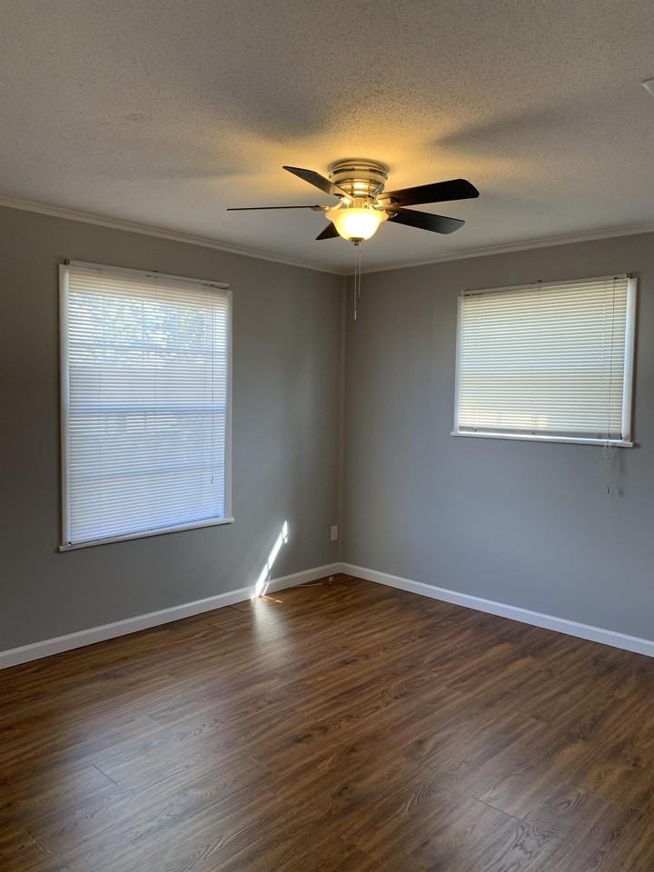 1307 Pennsylvania Ave #1 - Photo 7 of 9