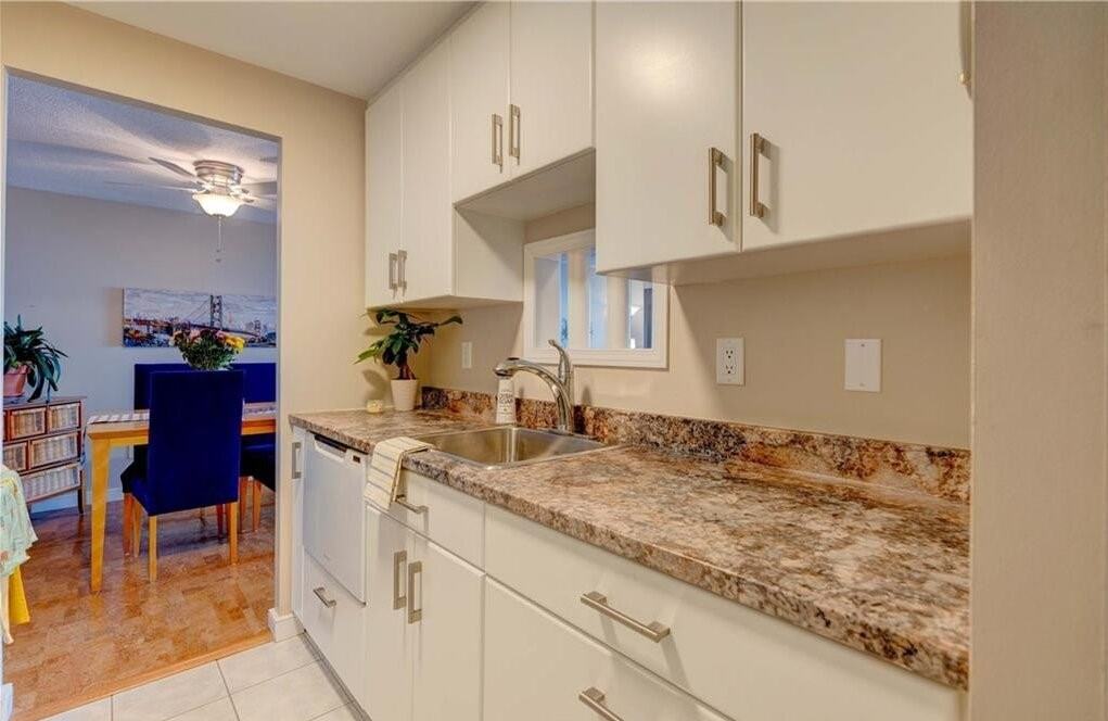 334 Queen Mary Road - Photo 3 of 18