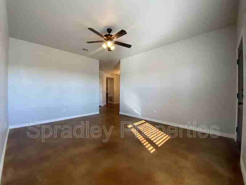 208 Juniper Dr Unit A - Photo 2 of 11