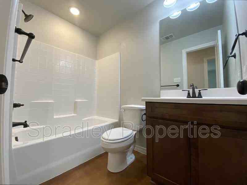 208 Juniper Dr Unit A - Photo 7 of 11