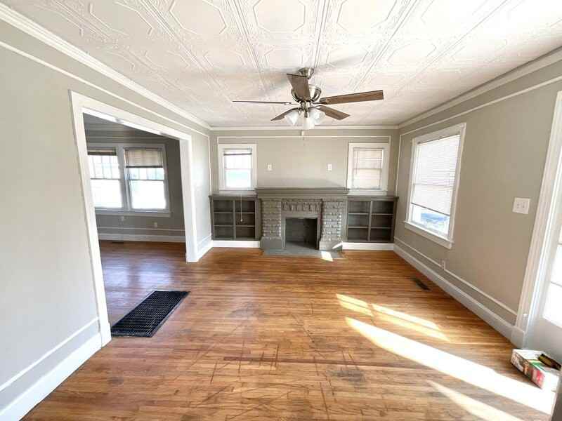 2031 E 12th Pl - Photo 2 of 8