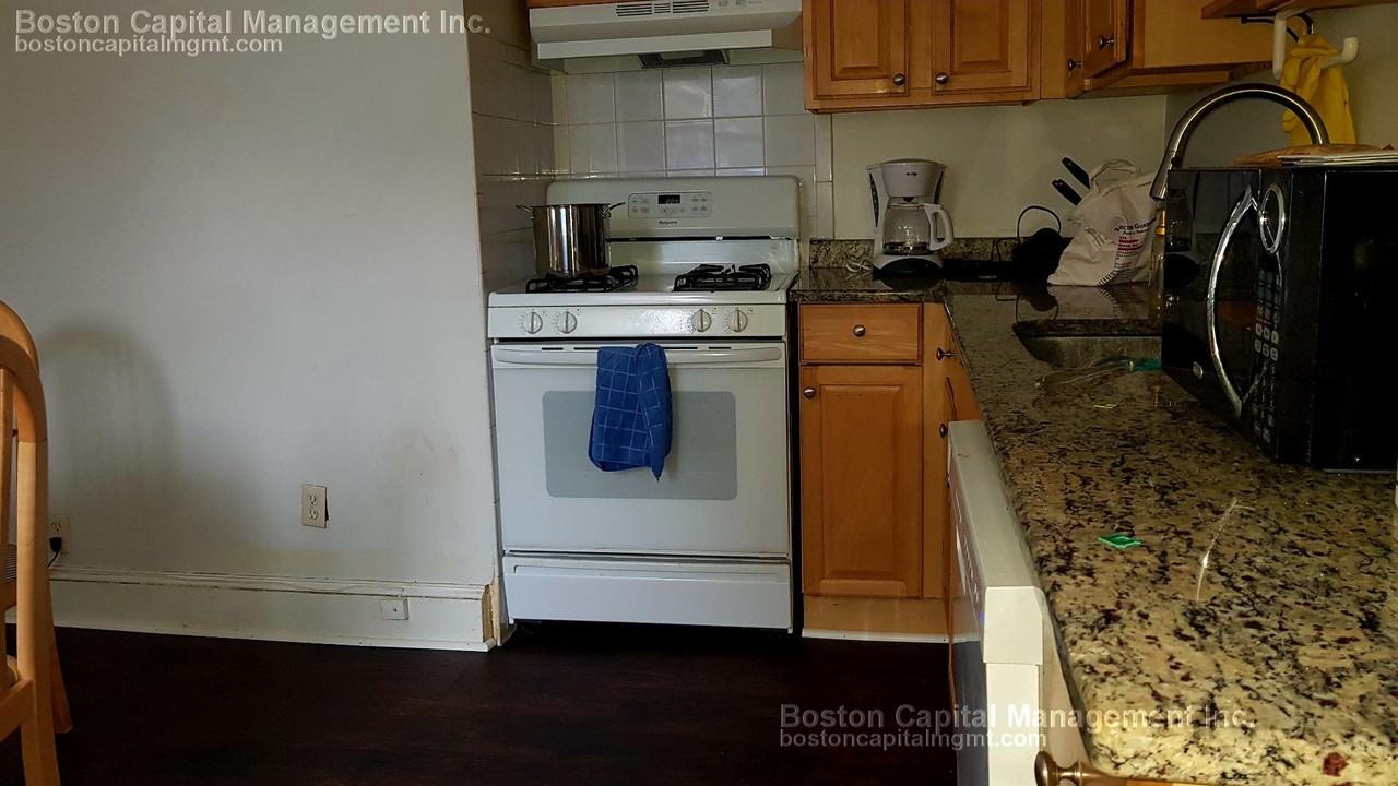 81 Linden St - Photo 2 of 19