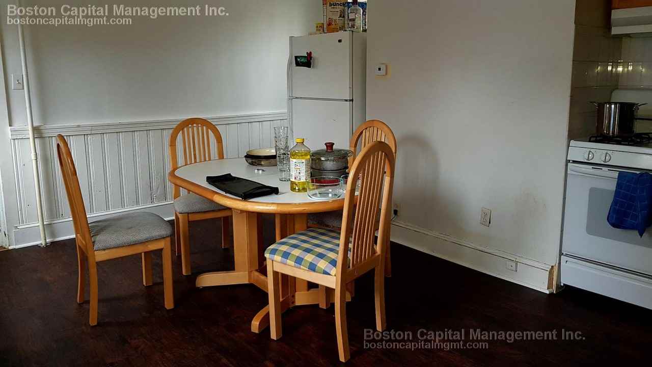 81 Linden St - Photo 4 of 19