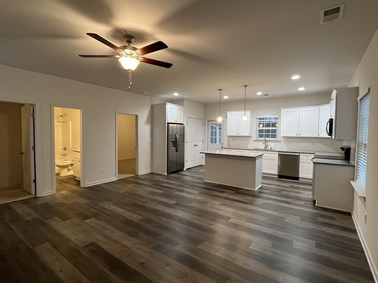 209 E Washington Ave - Photo 3 of 3