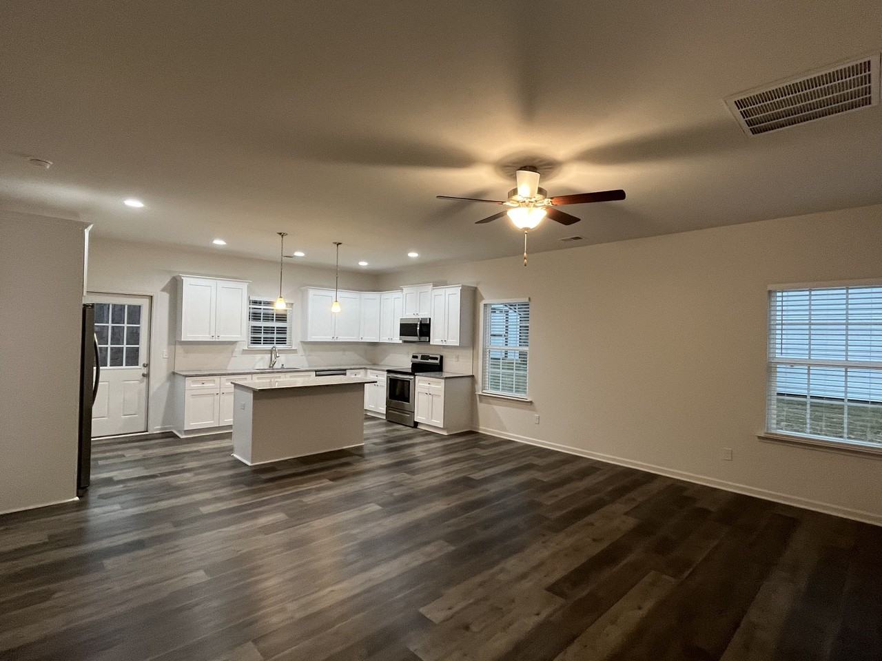 708 N 6th St - Photo 3 of 3