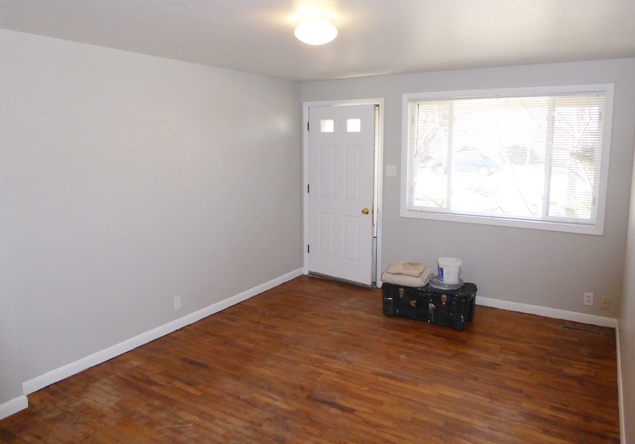 1202 Castlerock Drive - Photo 6 of 12