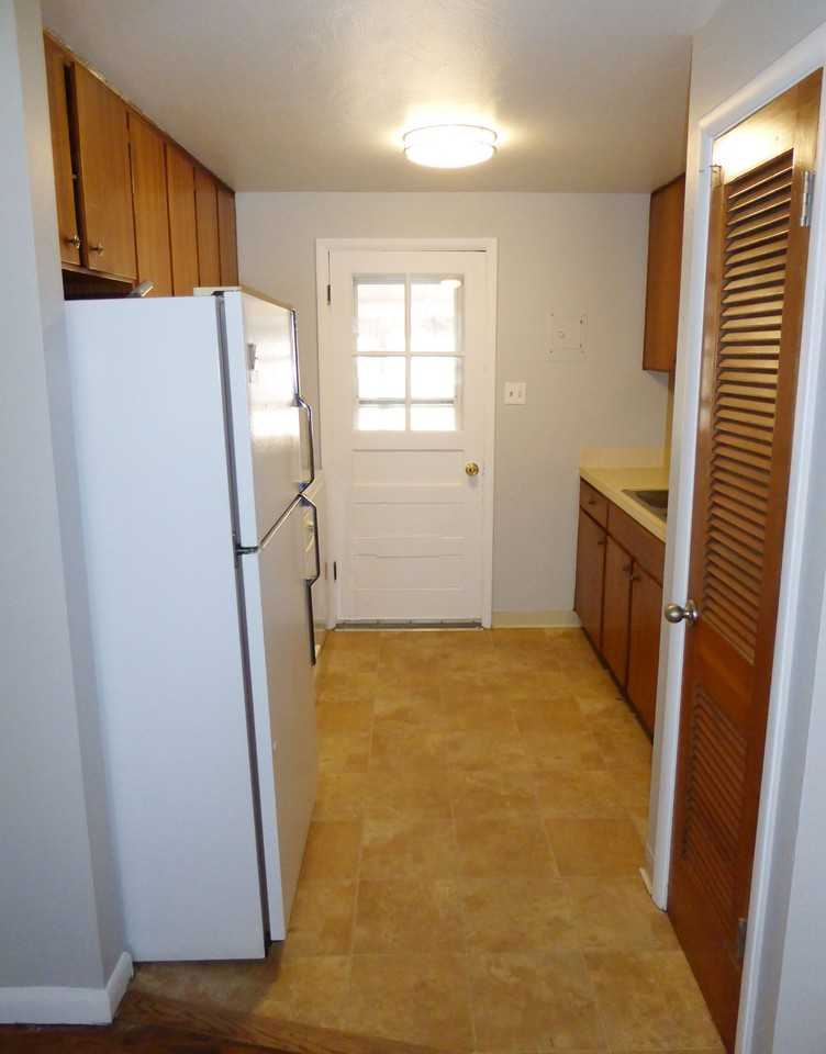 1202 Castlerock Drive - Photo 7 of 12