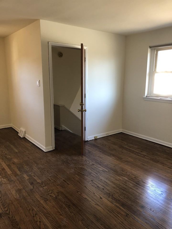 217 S Park Way #2 - Photo 2 of 12