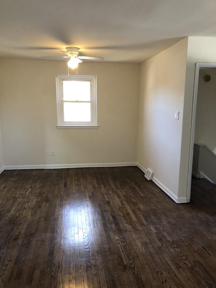 217 S Park Way #2 - Photo 3 of 12