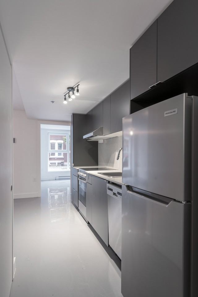 4350 Hotel de Ville - Photo 2 of 11