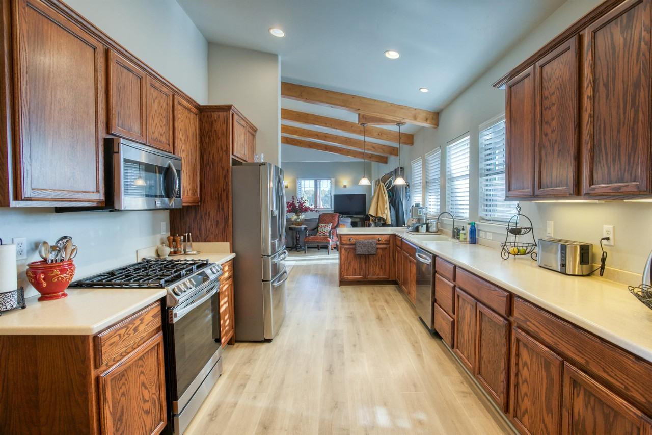 600 S Ridge Dr #1 - Photo 5 of 23