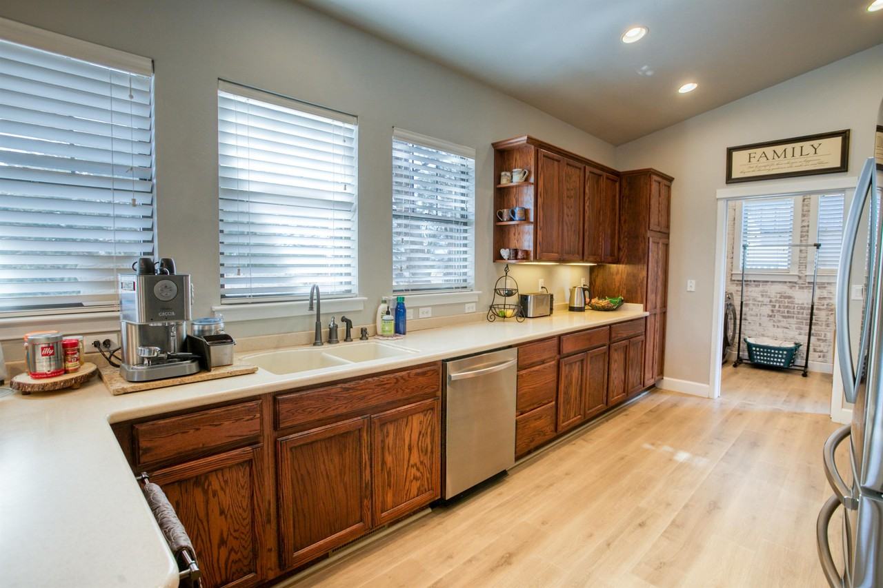 600 S Ridge Dr #1 - Photo 6 of 23