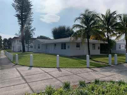 2280 Ne 172nd St - Photo 2 of 8