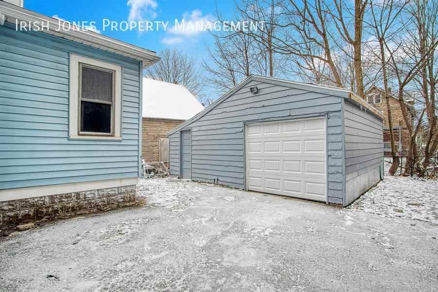 16 Mesmer Ave - Photo 2 of 17