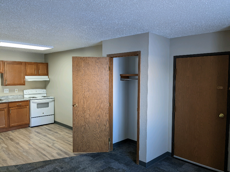 1206 S Ave - Photo 2 of 9