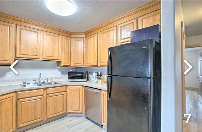 3979 Northeast Johns Avenue - Photo 5 of 50