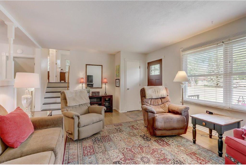 14557 Danbury Ave W - Photo 2 of 16