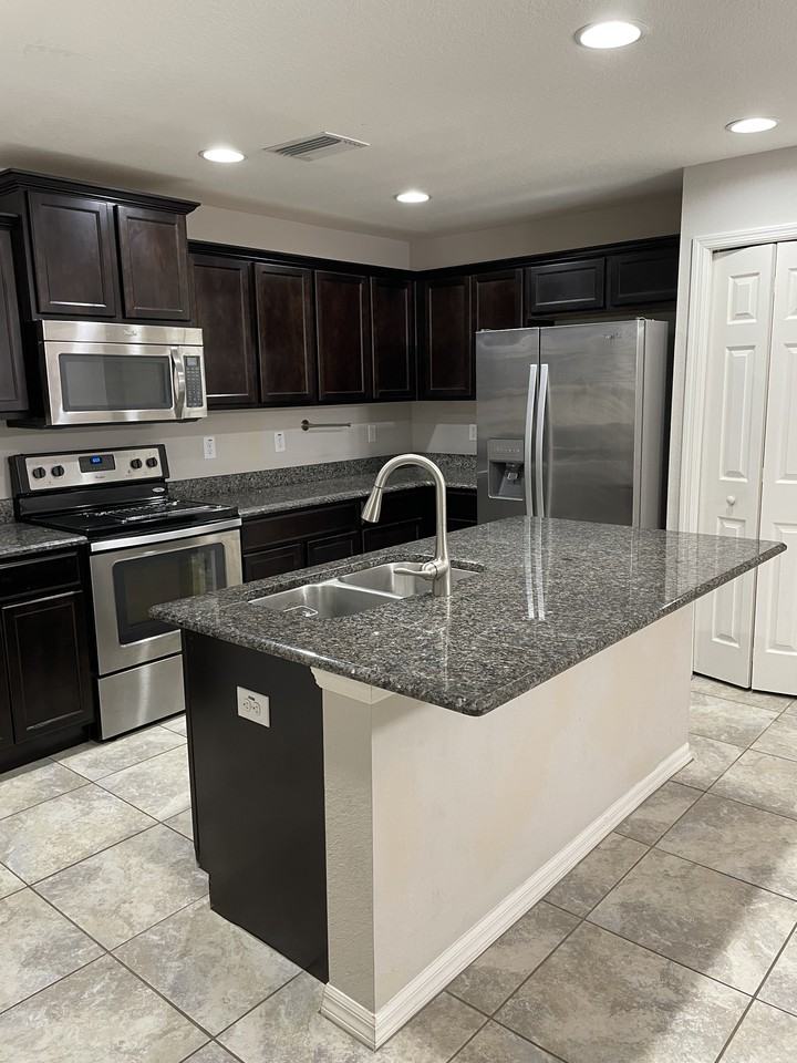 27515 Desert Willow Way - Photo 3 of 13