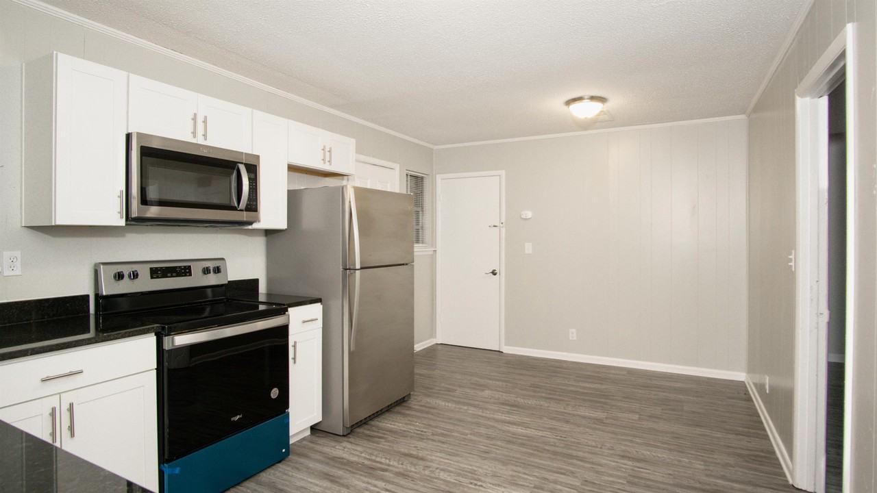 2708 Monticello Dr Nw #1 - Photo 3 of 11