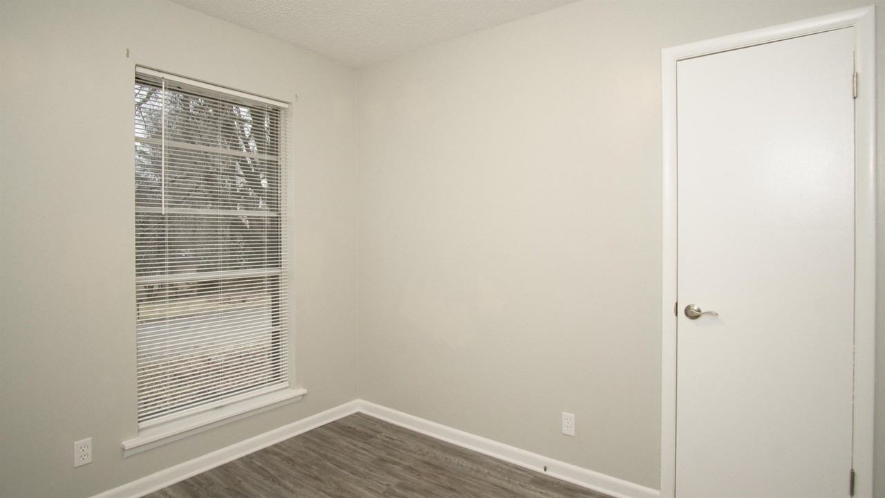 2708 Monticello Dr Nw #1 - Photo 5 of 11