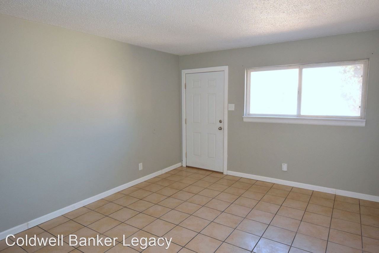 608 Alcazar St SE - Photo 3 of 12