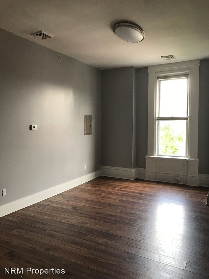 2134 East Carson Street - Photo 3 of 13