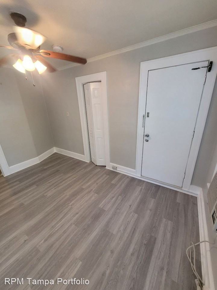 1126 21st Ave North - Photo 3 of 9