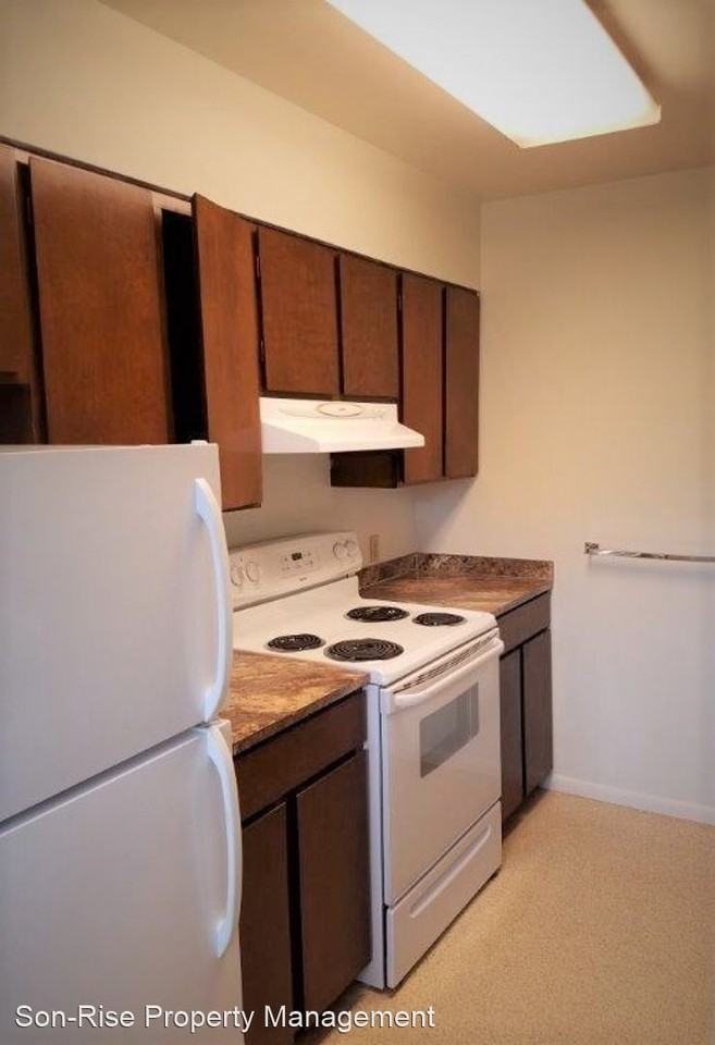 1420 Lakeway Dr - Photo 3 of 11