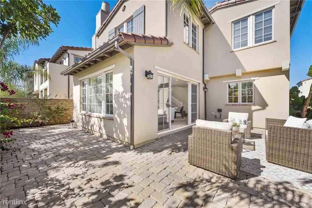 102 Via Murcia - Photo 2 of 9