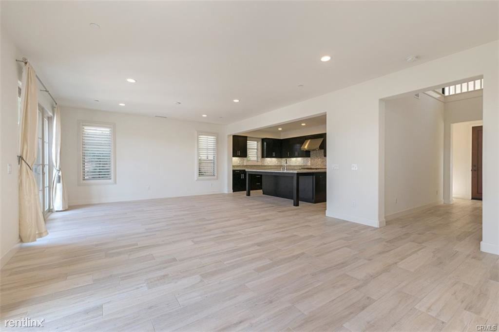 117 Via Murcia - Photo 2 of 7