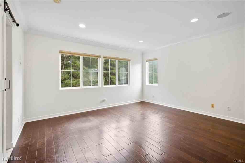 1448 Sea Ridge Dr - Photo 2 of 9