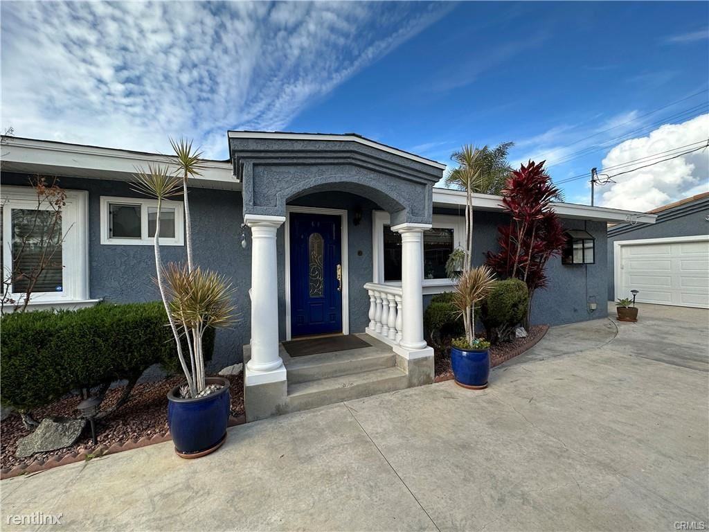 1717 242nd Pl - Photo 3 of 4