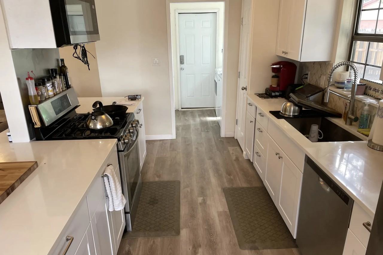 1910 Mountain View Dr - Photo 2 of 21