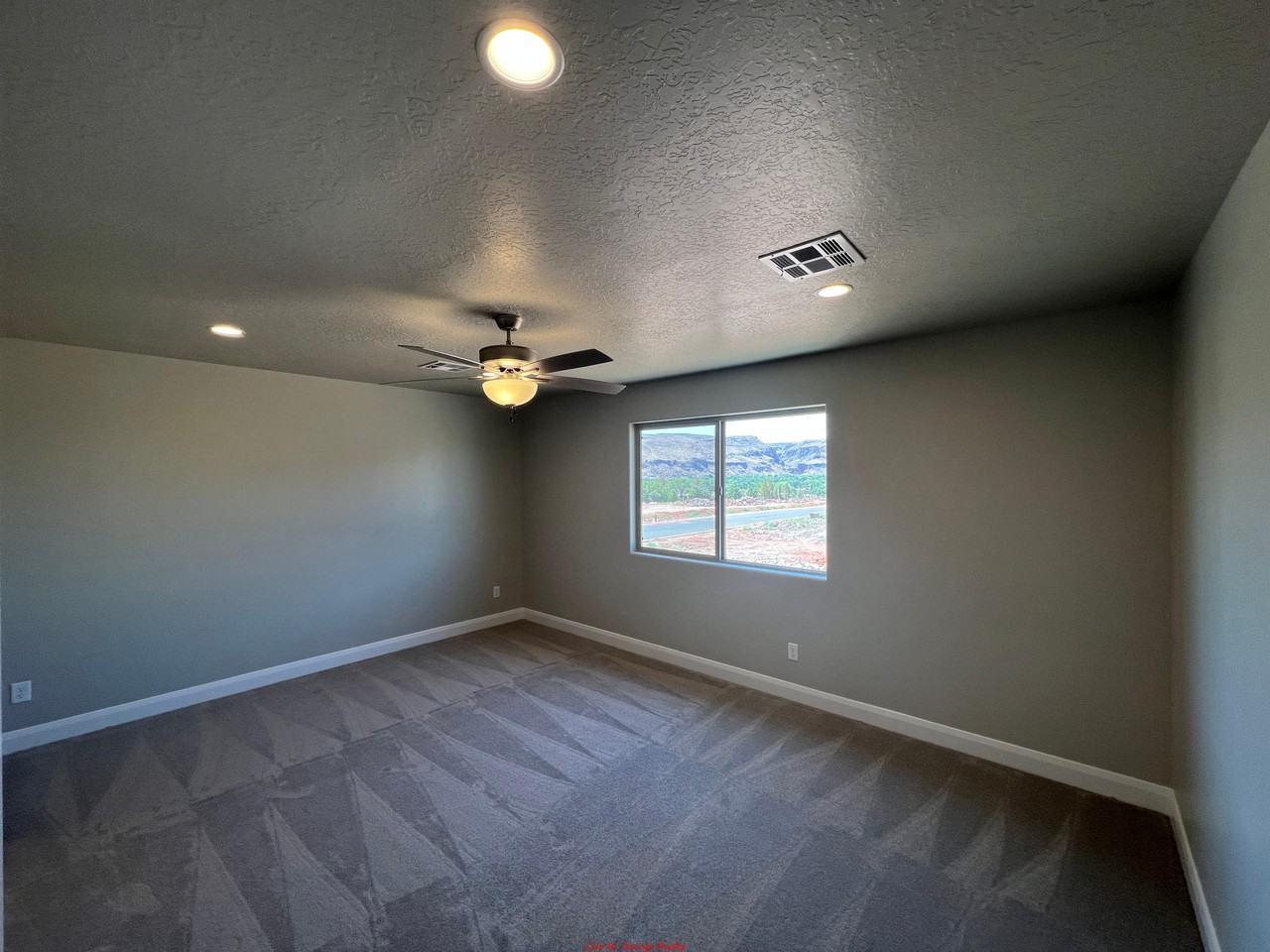 497 W.N. - Photo 3 of 5