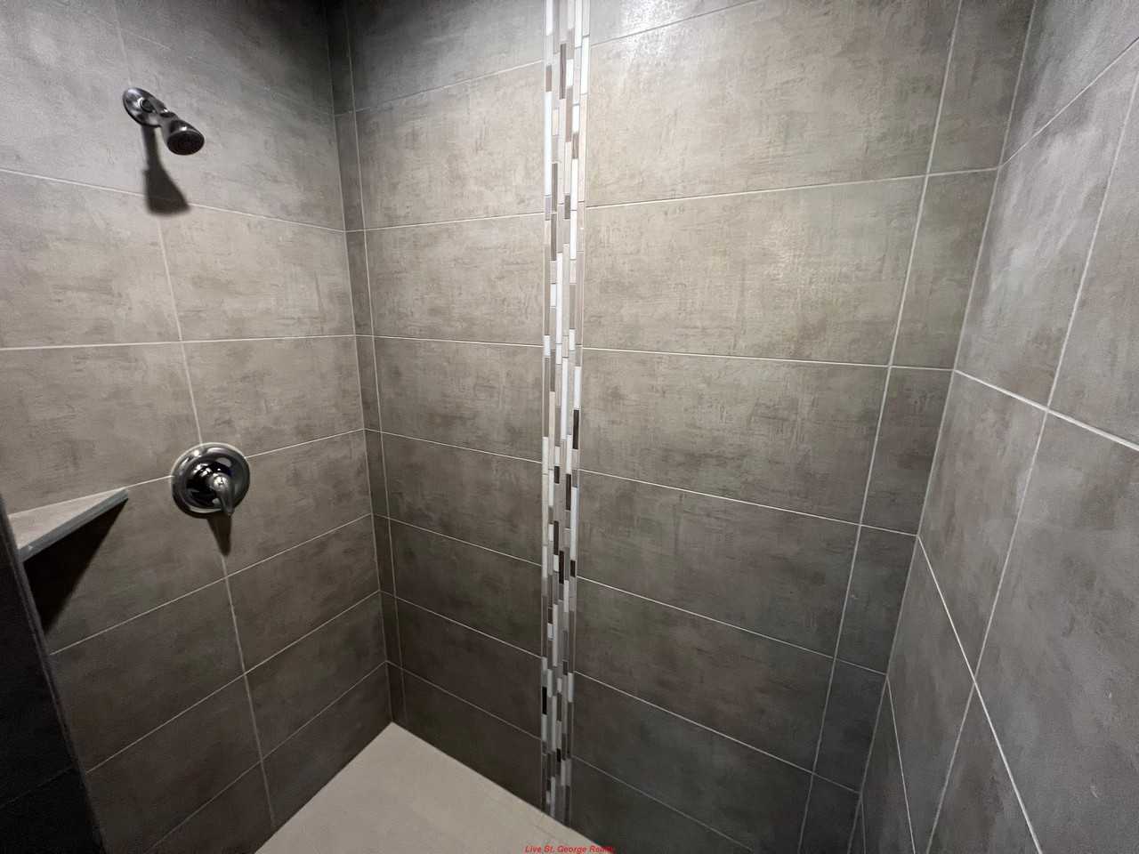 497 W.N. - Photo 4 of 5