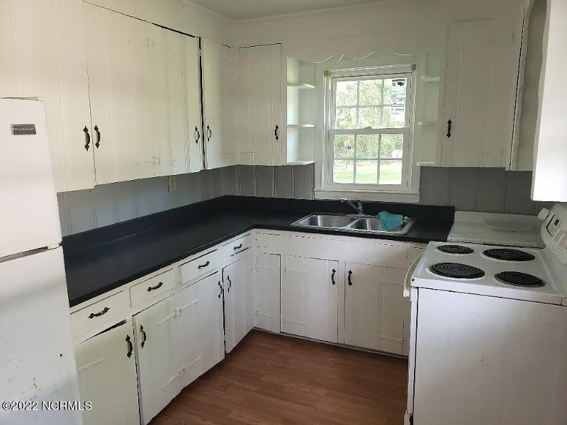 214 W 3rd Ave - Photo 2 of 15