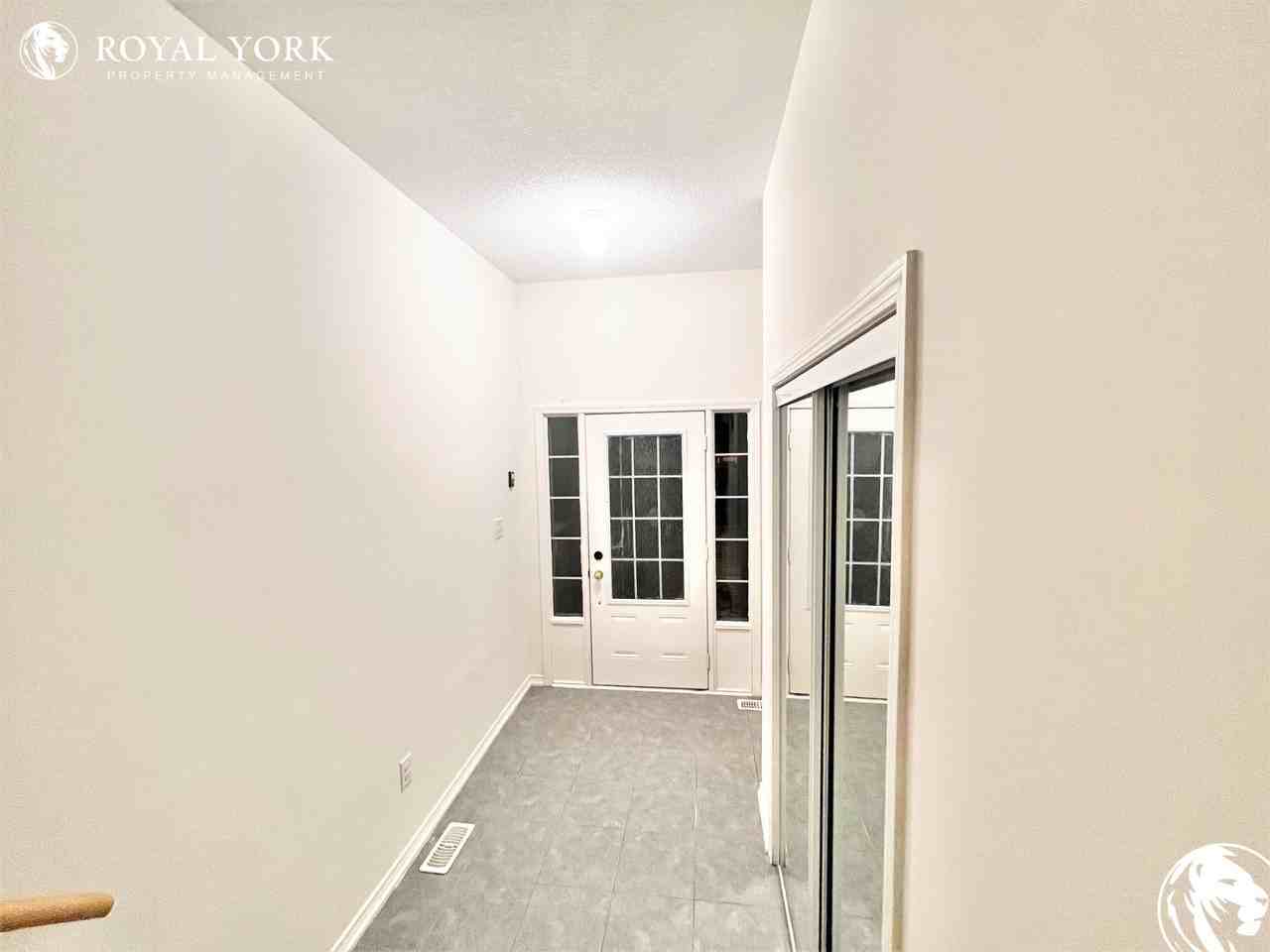 814 Audley Rd N - Photo 3 of 44